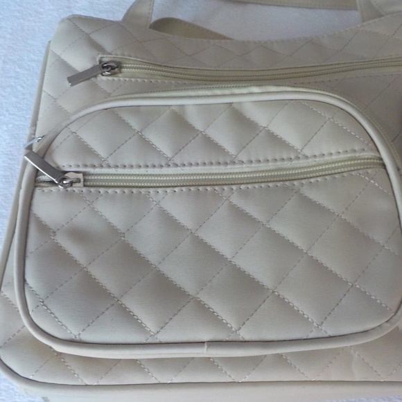 NEW Cream Quilt Shoulder Bag - Picture 8 of 12